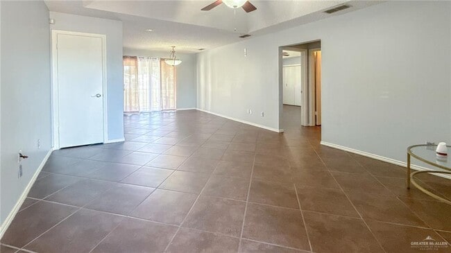 Building Photo - 16 Evergreen Ave