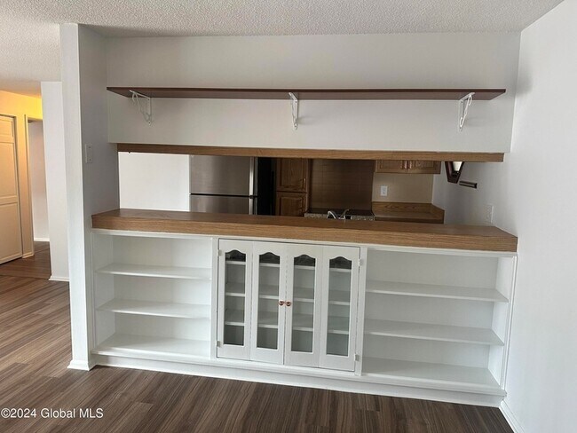 Building Photo - 9 Donna Lynn Dr