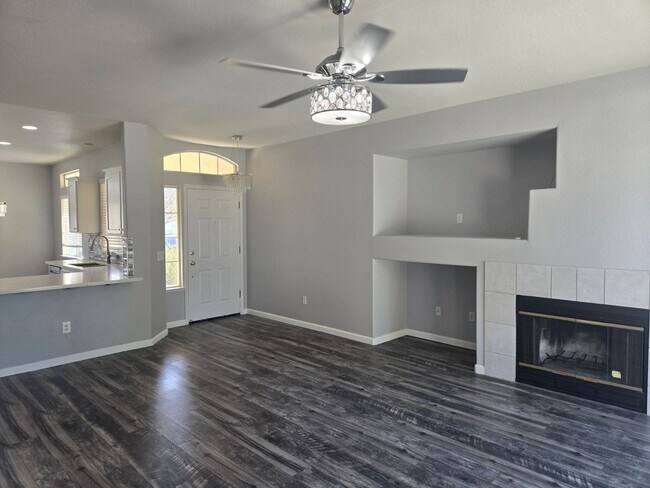 Building Photo - Home For Rent