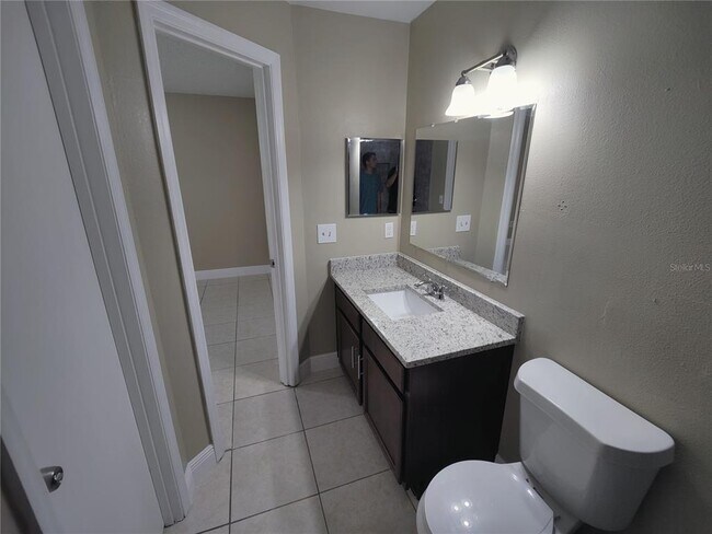 Building Photo - 445 Fountainhead Cir