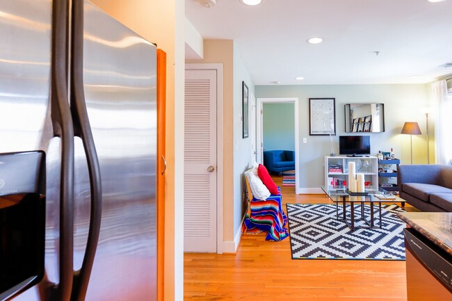 Building Photo - Stylish Condo in Hill East - Parking Space...