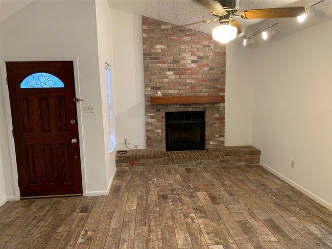 Building Photo - 222 Lemonwood Dr