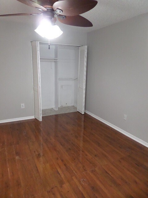 Building Photo - $25 App Fee & December Rent Free! * Spacious 2bdrm/1bath Condo ** $1,600.00** READY NOW ** No Sec...