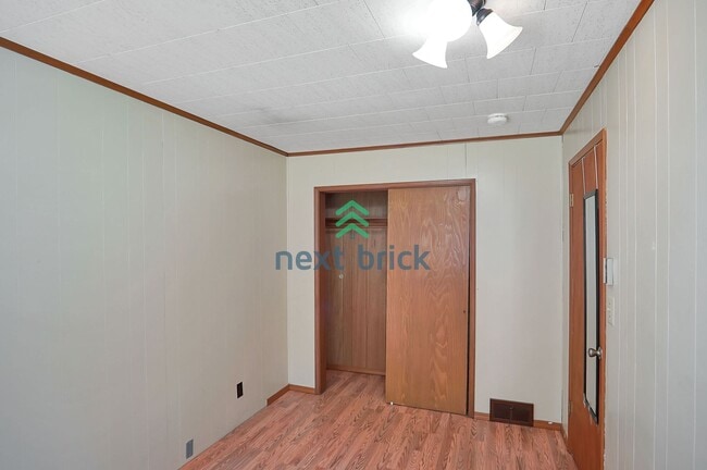 Building Photo - Charming 4 BEDS & 1.5 BATH SINGLE FAMILY H...