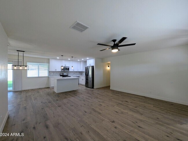 Building Photo - 121 N Flint Cir