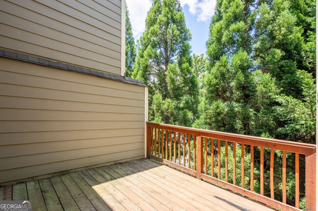 Building Photo - 1504 Woodbridge Way NE