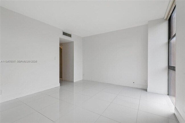 Building Photo - 20335 W Country Club Dr