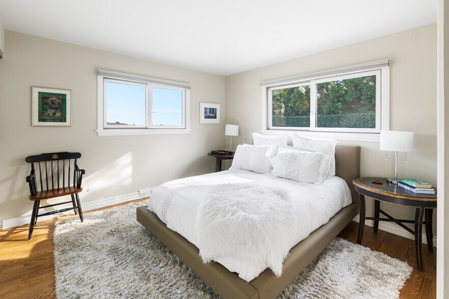 Building Photo - 2344 Banyan Dr