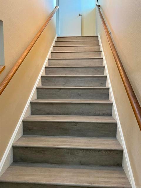 Building Photo - 4054 Mt Barnard Ave