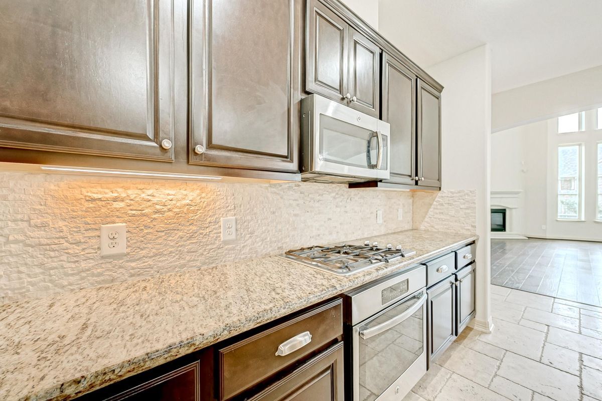 Building Photo - 31815 Dunham Lake Dr