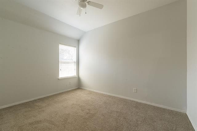 Building Photo - 912 Hidden Oaks Dr