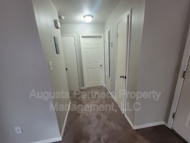 Building Photo - 112 Chalet North CT