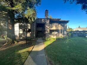 Building Photo - Charming 1 bedroom, 1 bathroom condo in Sacramento