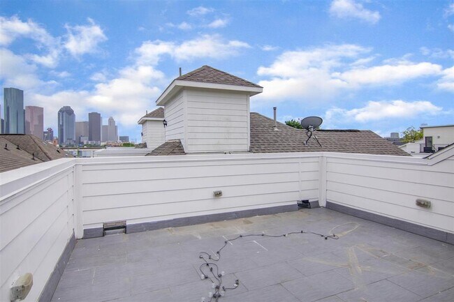 Building Photo - 1508 Johnson St