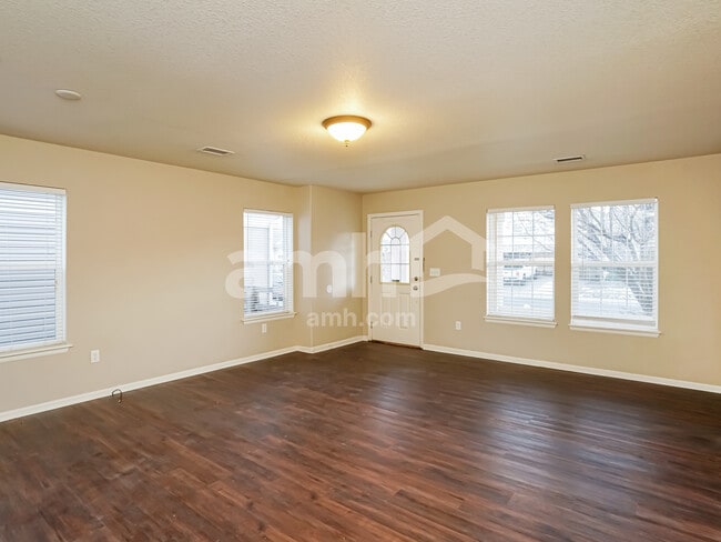 Building Photo - 1852 Quartz St