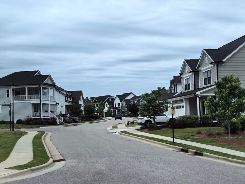 Building Photo - 43 Crowfoot Ct