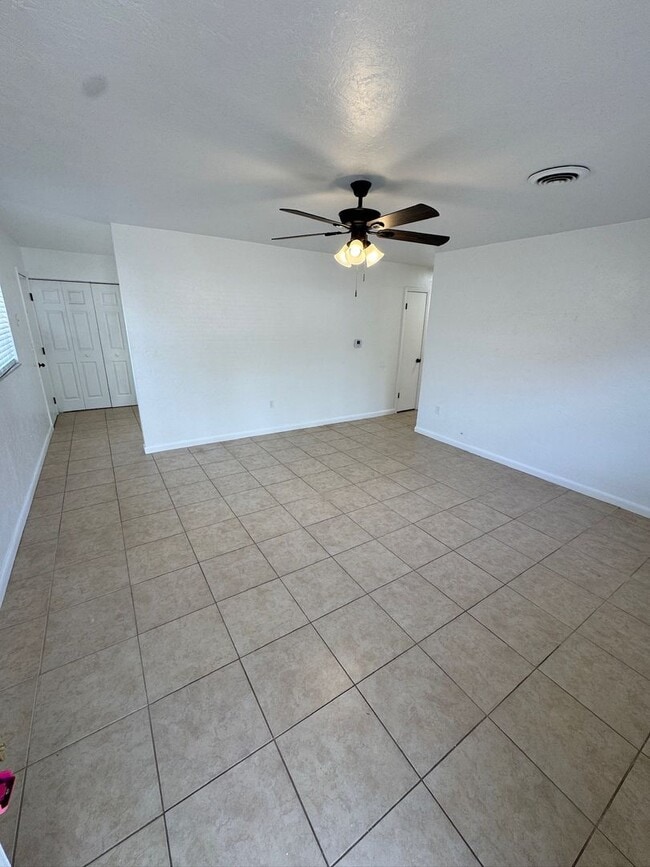 Building Photo - 1702 NE 71st St