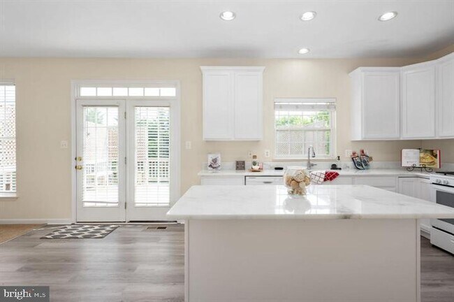 Building Photo - 6 Riggs Rd