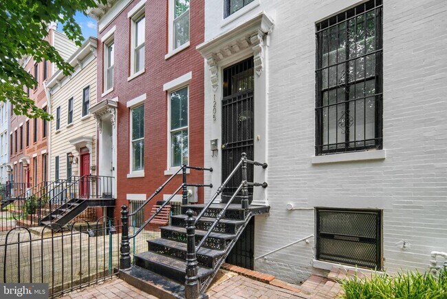Building Photo - 1205 4th St NW