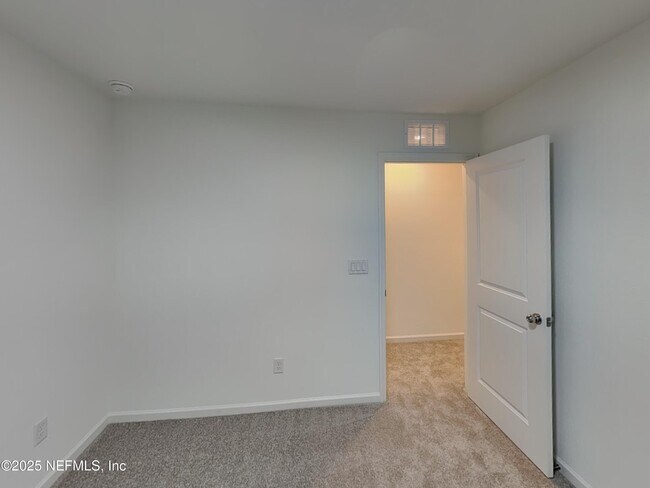 Building Photo - 590 Holly Lks Dr