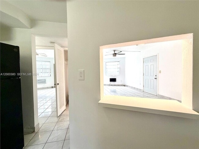 Building Photo - 1701 NE Miami Gardens Dr