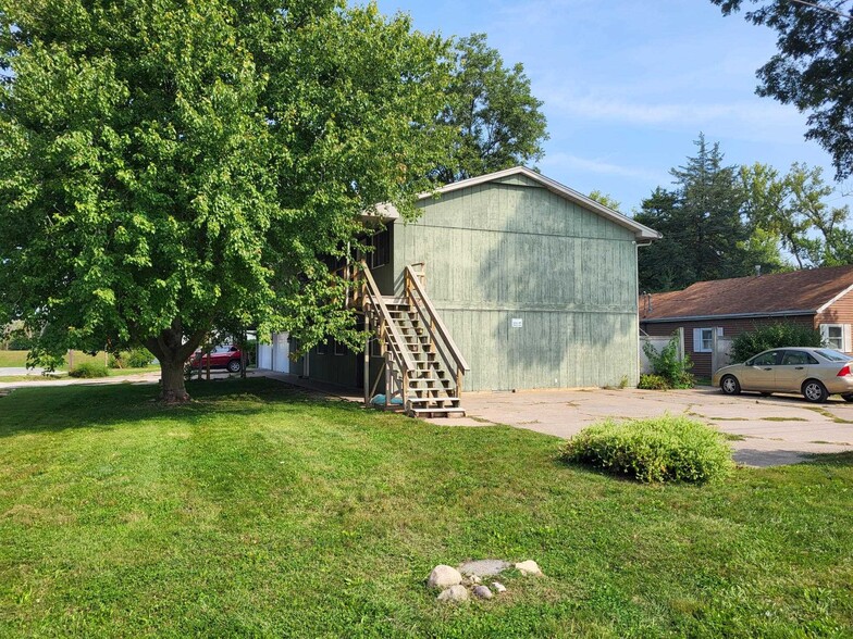 Primary Photo - 121 2nd St E