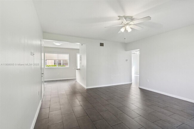 Building Photo - 8501 Hawthorne Ave