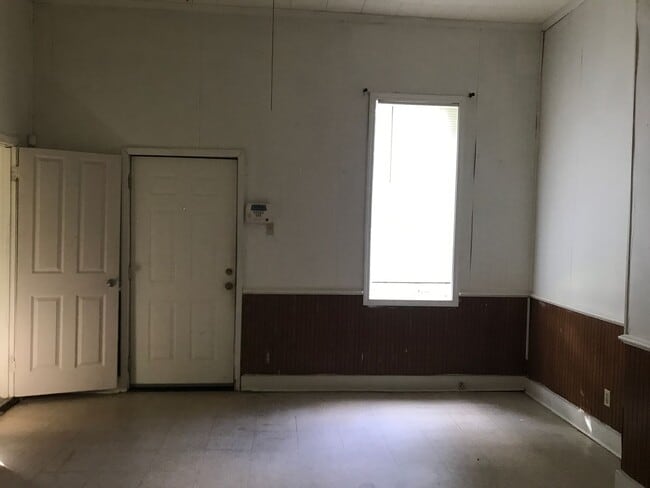 Building Photo - 427 14th St