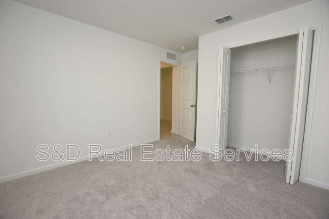 Building Photo - 2216 Rock Dr