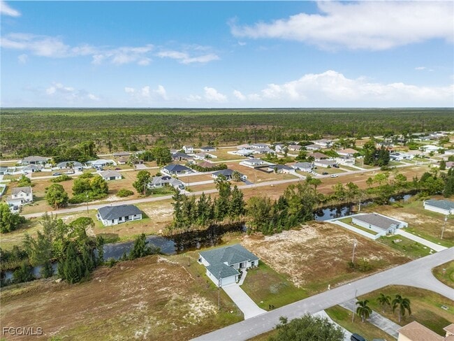 Building Photo - 3916 NE 9th Pl