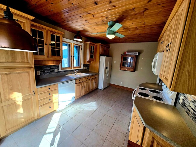 Building Photo - 519-521-521 N 50th St