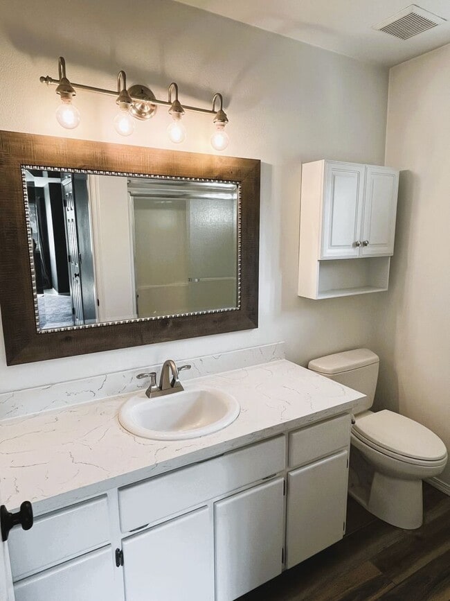 Building Photo - 3-Bedroom Home in vibrant Kenton neighborh...