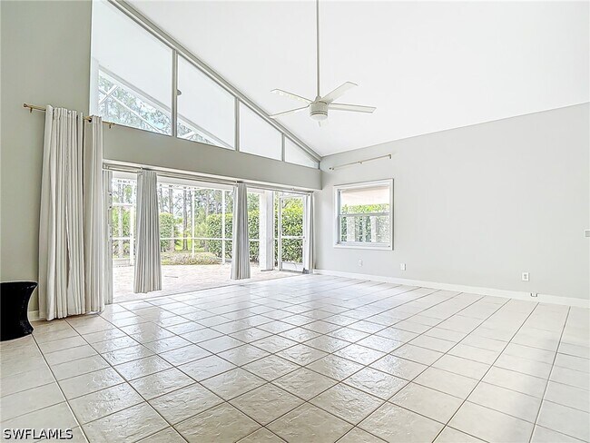 Building Photo - 351 Pindo Palm Dr