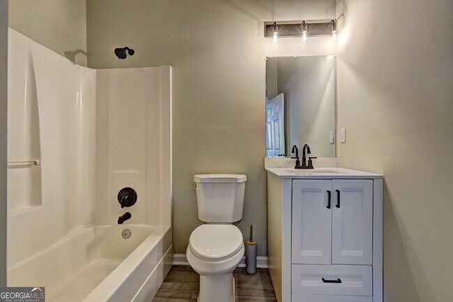 Building Photo - 123 N Broad St