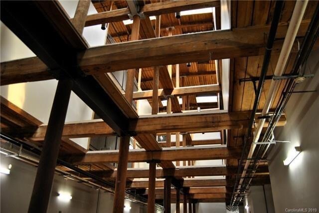 Building Photo - 201 S Hoskins Rd