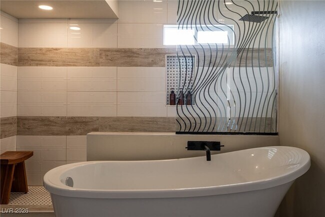 Building Photo - 2940 Rosanna St