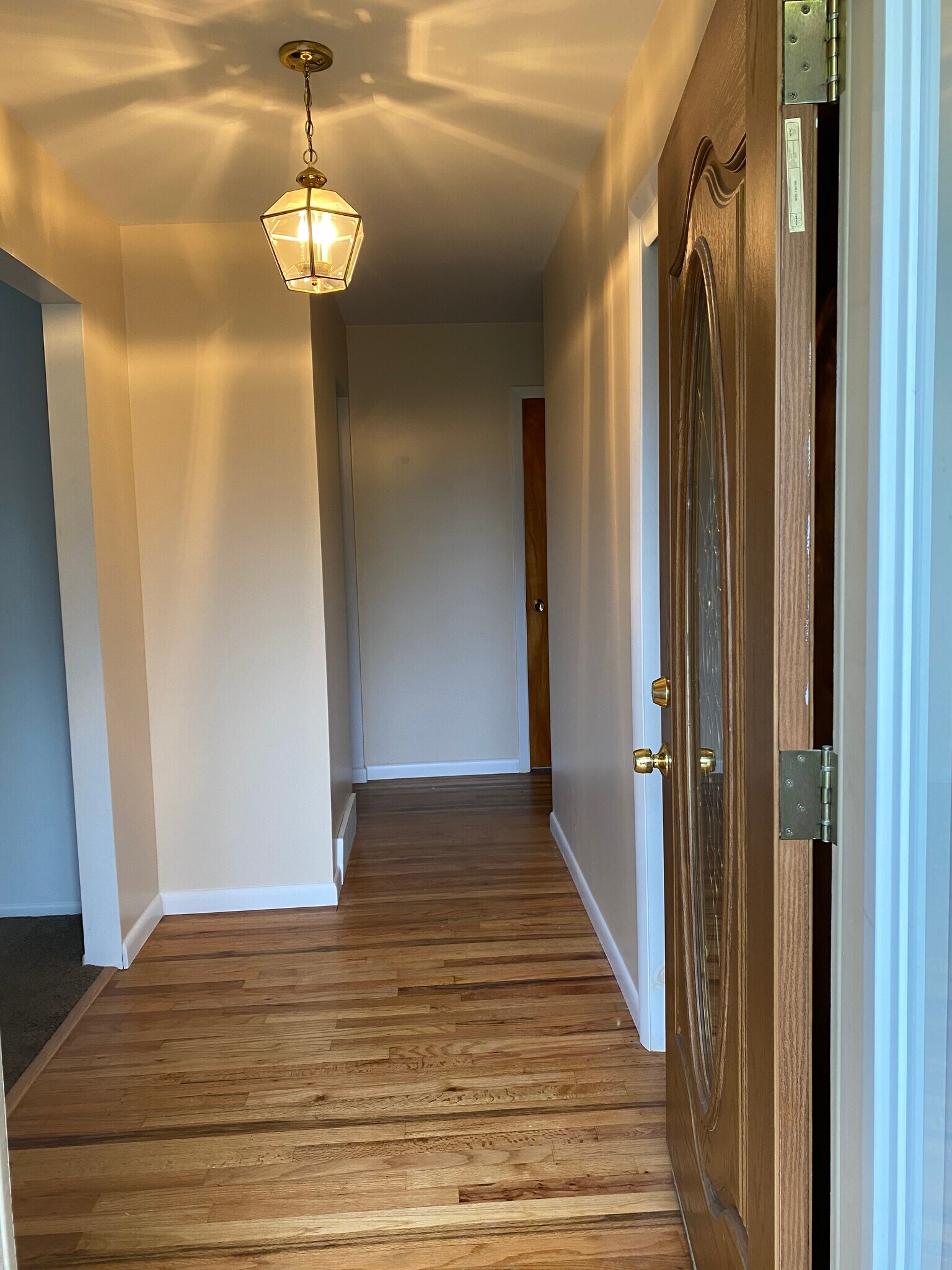 Foyer - 50 Morgan Rd
