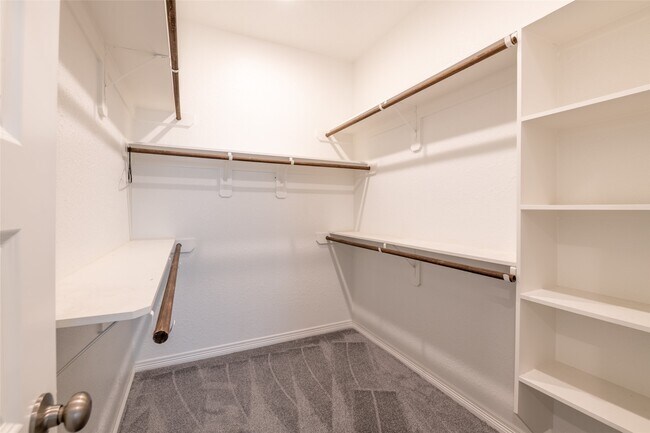 Building Photo - 25012 Armagh Rd