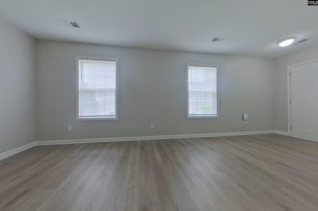 Building Photo - 404 Castle Ridge Dr