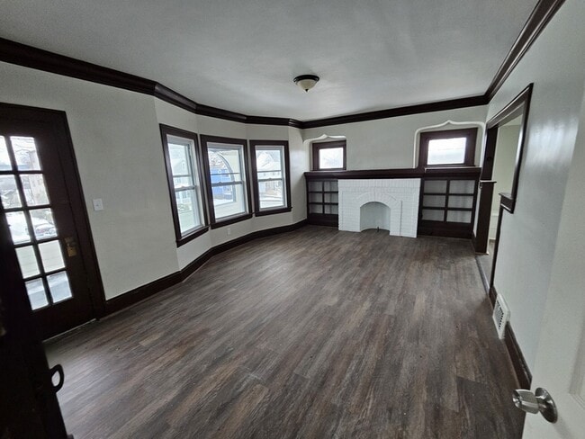 Building Photo - 3378 E 134th St