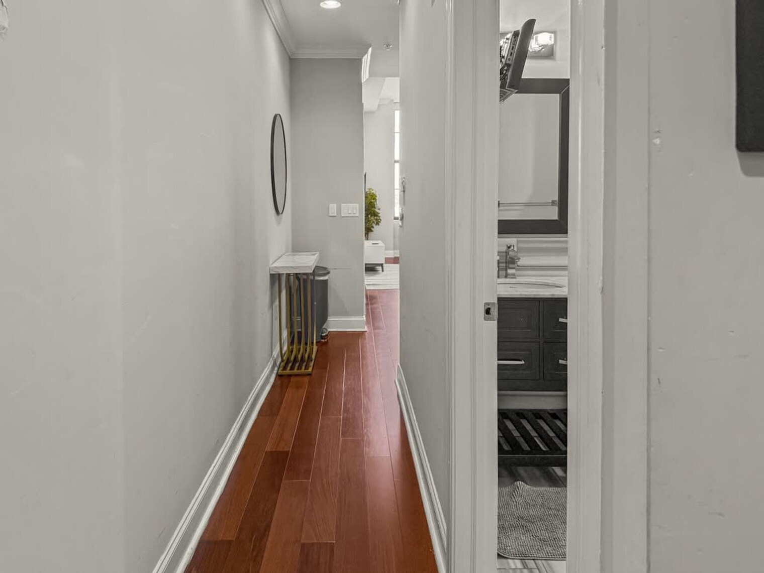 Building Photo - 1401 N 5th St