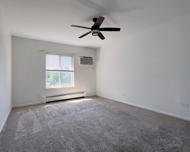 Building Photo - 2415 N Kennicott Dr