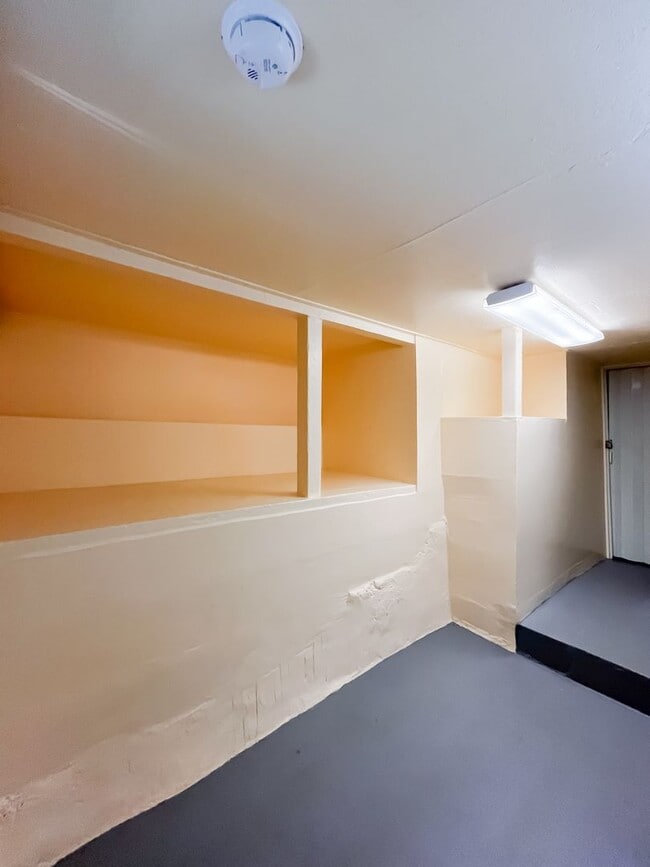 Building Photo - Unbelievable Stand-Alone 2-Bedroom House in Prime West Hollywood Hills