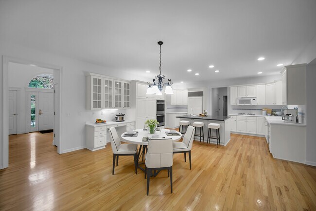 Building Photo - 36W244 Fieldcrest Dr