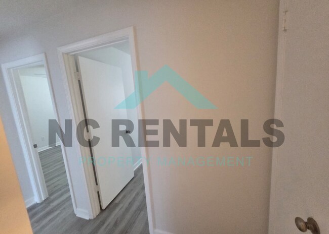 Building Photo - 2300 Carlford Rd