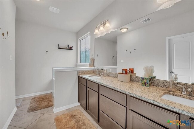Building Photo - 5314 Fenton Ln