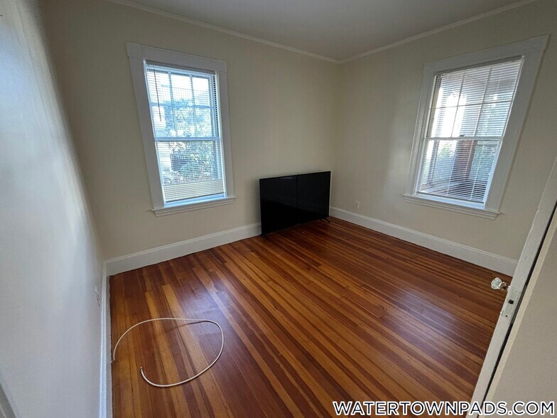 Building Photo - 11 Fairfield St