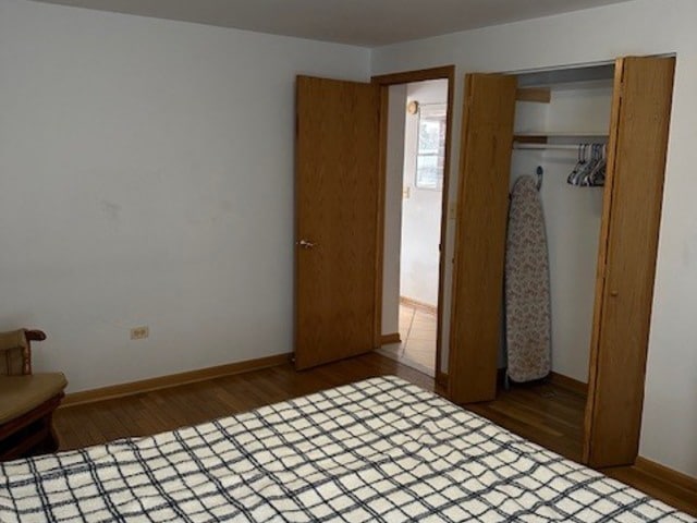 Building Photo - 915 E Oakton St