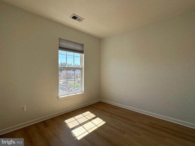 Building Photo - 25274 Gothic Square