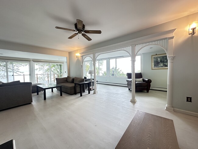 Building Photo - 2 Narragansett Ave